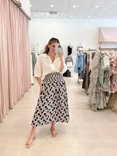 Load image into Gallery viewer, Melanie Midi Skirt