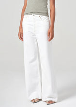 Load image into Gallery viewer, Dame Jean in Milkshake