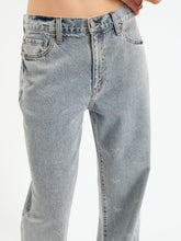 Load image into Gallery viewer, 199 Jeans Slouch in Lovers Knot