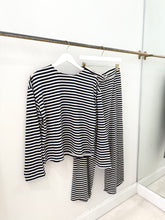 Load image into Gallery viewer, Oversized Stripe T Shirt
