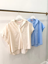 Load image into Gallery viewer, Solid Poplin Collar V Neck Top
