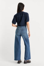 Load image into Gallery viewer, Good Waist Palazzo Ankle Jeans
