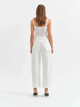 Load image into Gallery viewer, Westward Barrel Jean
