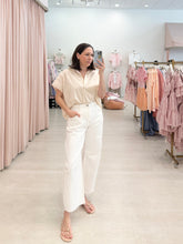 Load image into Gallery viewer, Solid Poplin Collar V Neck Top
