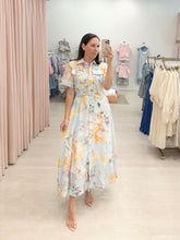 Load image into Gallery viewer, Floral Pocket Belted Midi
