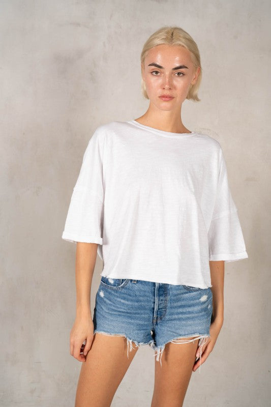 Round Neck Crop Tee wit Twist Back
