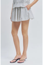 Load image into Gallery viewer, Flower Appliqué Stripe Mini Skirt
