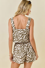 Load image into Gallery viewer, Square Neck Zebra Linen Set
