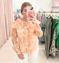 Load image into Gallery viewer, Abstract Floral Collar Top

