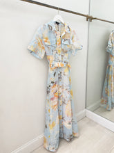 Load image into Gallery viewer, Floral Pocket Belted Midi
