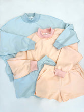 Load image into Gallery viewer, Sweatshirt Short
