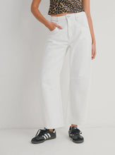 Load image into Gallery viewer, Barrel Jean with Seams
