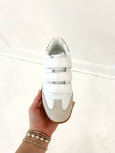 Load image into Gallery viewer, Velcro Sneaker
