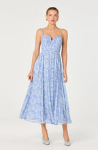 Load image into Gallery viewer, Bayley Floral Pleated Maxi Dress
