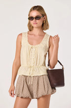 Load image into Gallery viewer, Shreya Lace Trim Button-Front Tank
