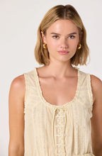 Load image into Gallery viewer, Shreya Lace Trim Button-Front Tank
