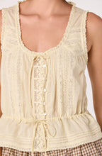 Load image into Gallery viewer, Shreya Lace Trim Button-Front Tank
