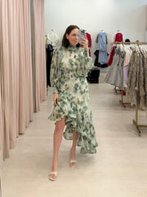 Load image into Gallery viewer, Solene Midi Dress
