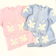 Load image into Gallery viewer, Floral Appliqué Top
