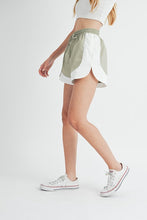 Load image into Gallery viewer, Drawstring Ric Rac Short
