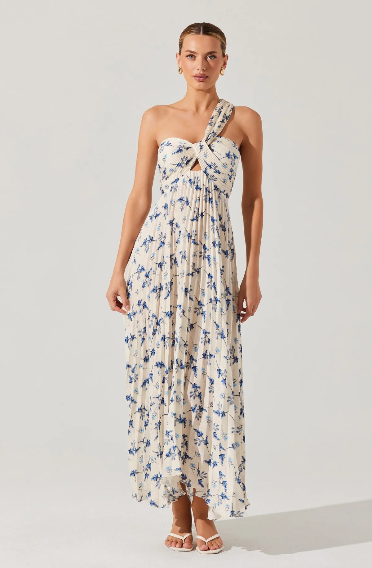 rasya pleated floral maxi dress ASTR the Label Women's Rasya Dress, White Blue Floral, S at Amazon Women's Clothing store