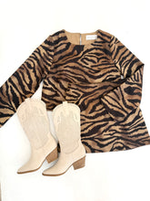 Load image into Gallery viewer, Tiger Belle Sleeve Skirt Set
