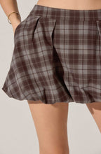 Load image into Gallery viewer, Toini Plaid Pleated Bubble Hem Skort
