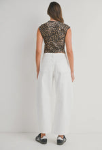 Load image into Gallery viewer, Barrel Jean with Seams
