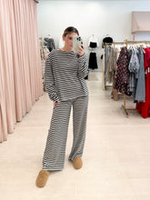 Load image into Gallery viewer, Oversized Stripe T Shirt
