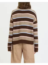 Load image into Gallery viewer, Carlyle Everyday Crewneck in Dune Stripe
