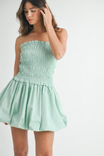 Load image into Gallery viewer, Shirred Stripe Strapless Balloon Mini Dress

