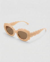 Load image into Gallery viewer, Lilah Flower Polarized Sunglasses
